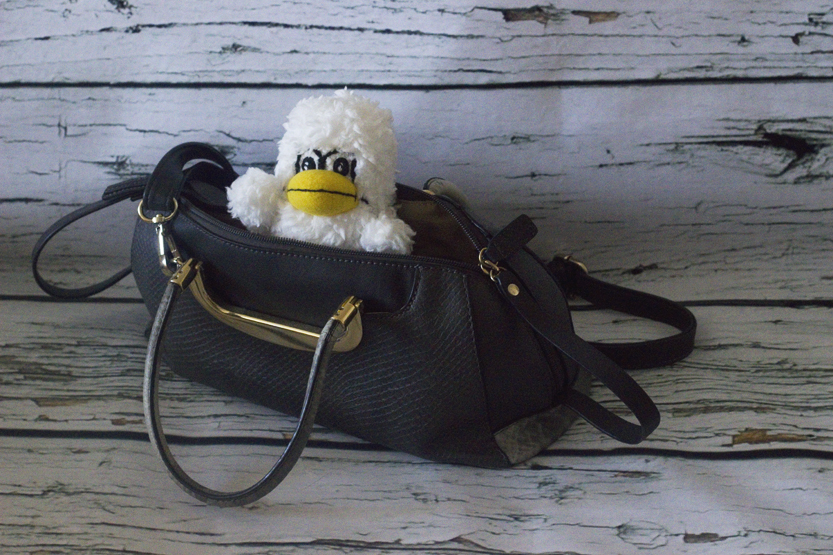 A purse penguin